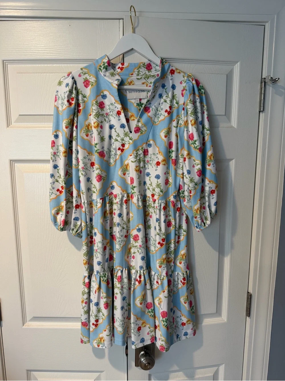 Smith & Quinn Light Blue Floral Tiered Casual Dress with Puff Sleeves